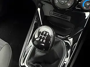 Used 2015 Ford Fiesta Zetec Silver - Interior and Exterior details 15