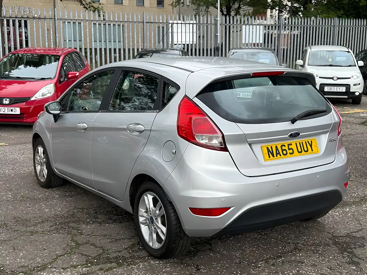 Used 2015 Ford Fiesta Zetec Silver - Interior and Exterior details 4