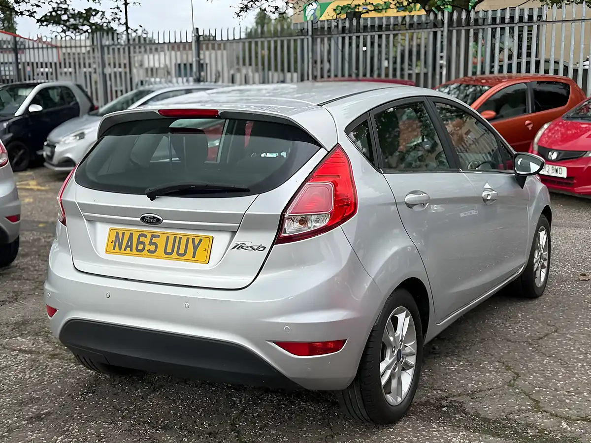 Used 2015 Ford Fiesta Zetec Silver - Interior and Exterior details 5