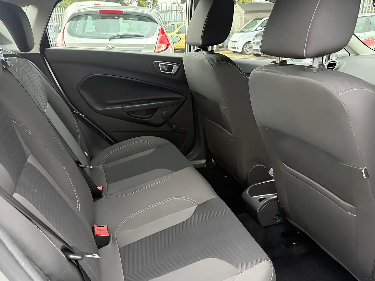 Used 2015 Ford Fiesta Zetec Silver - Interior and Exterior details 8