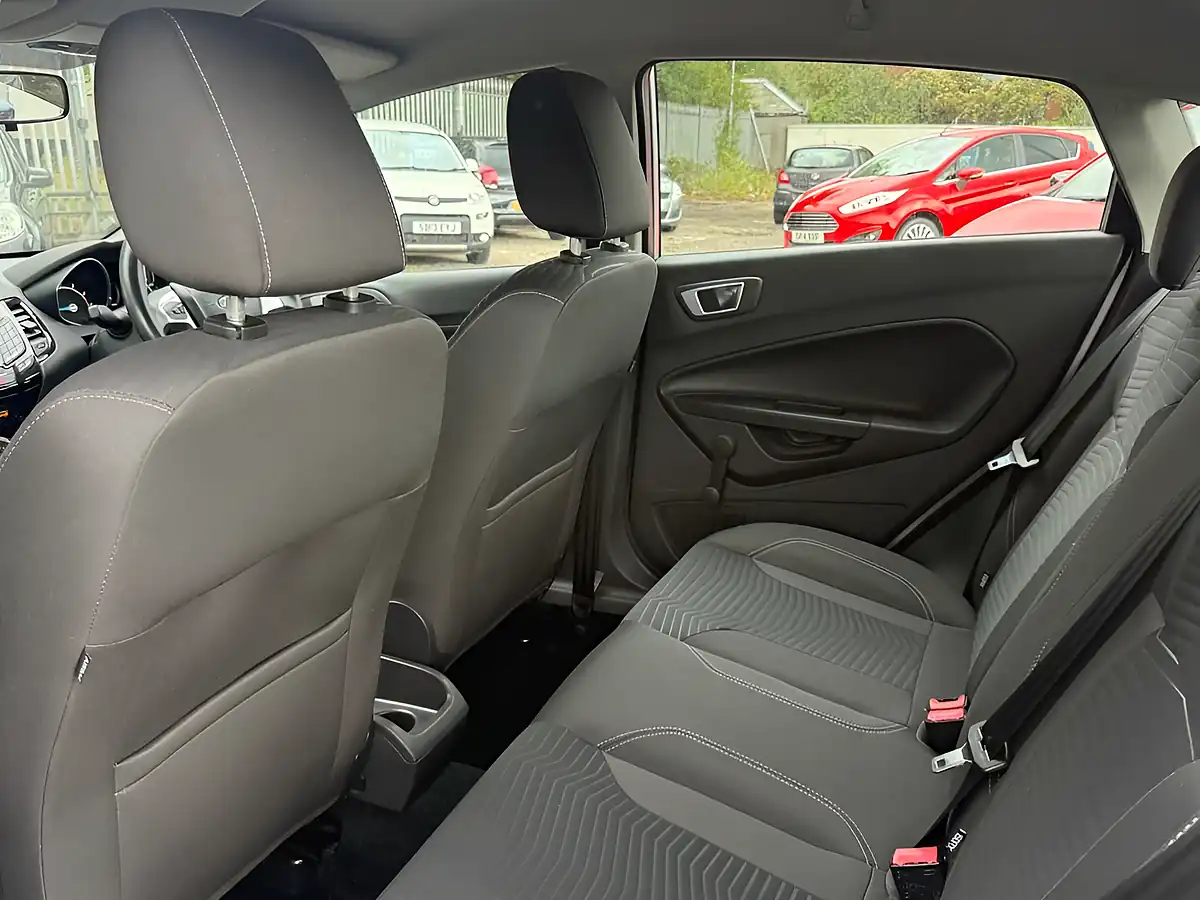 Used 2015 Ford Fiesta Zetec Silver - Interior and Exterior details 9