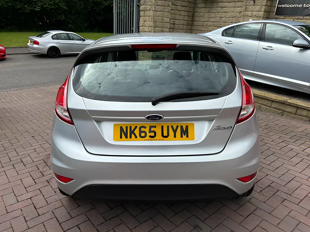Used 2015 Ford Fiesta Zetec Silver - Interior and Exterior details 10