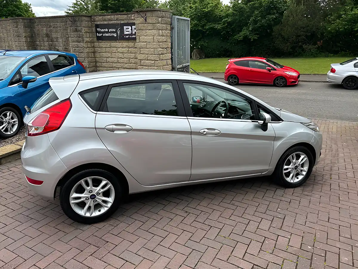 Used 2015 Ford Fiesta Zetec Silver - Interior and Exterior details 13