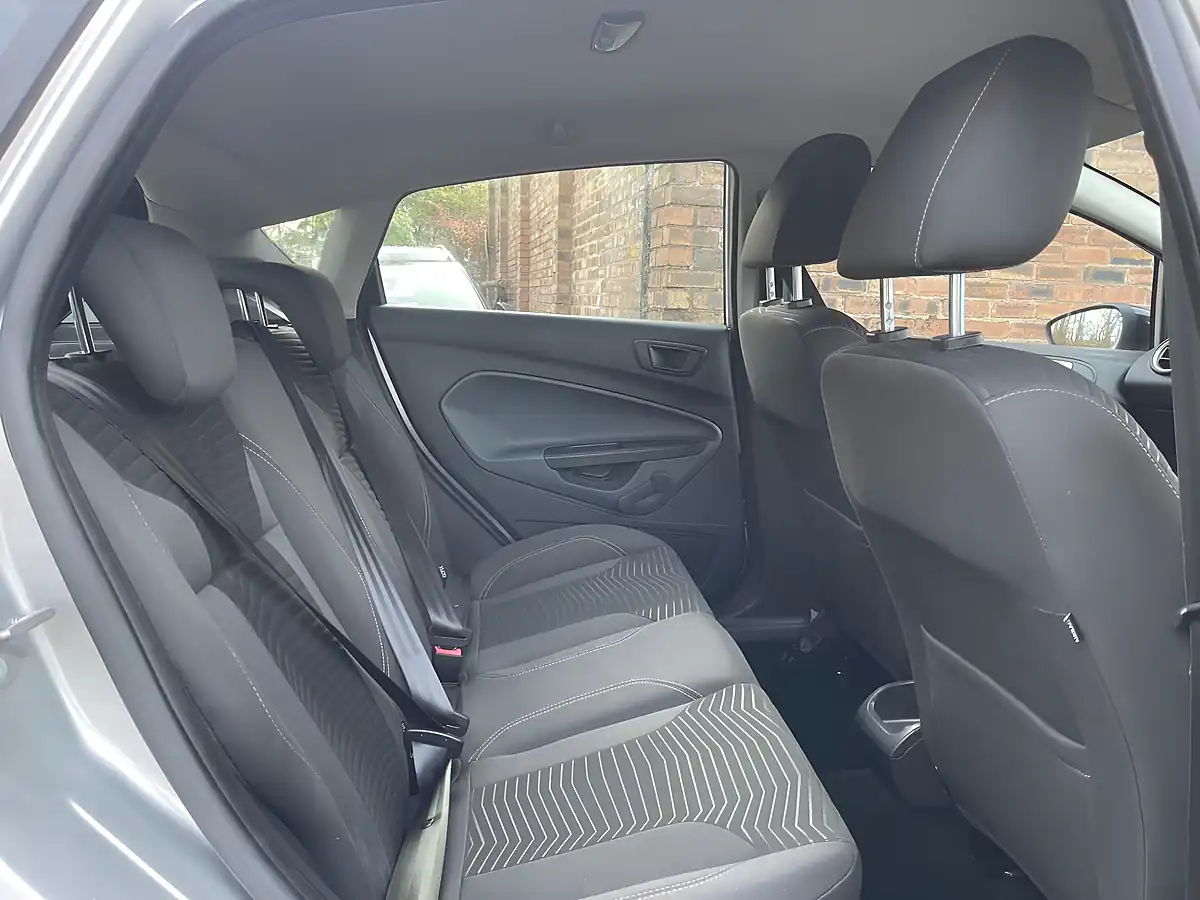 Used 2015 Ford Fiesta Zetec Silver - Interior and Exterior details 10