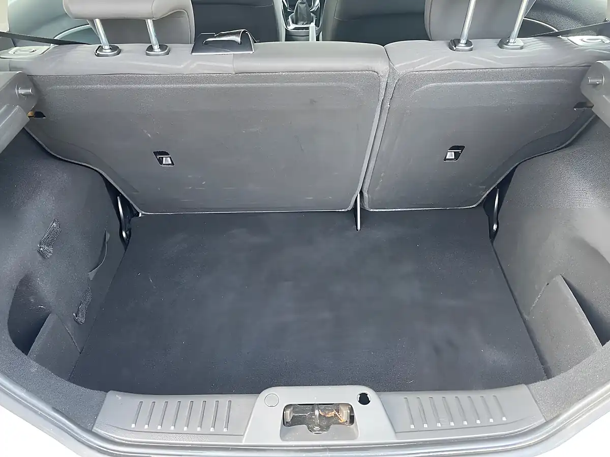 Used 2015 Ford Fiesta Zetec Silver - Interior and Exterior details 16