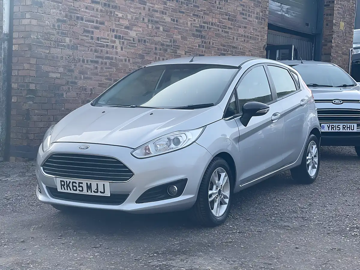 Used 2015 Ford Fiesta Zetec Silver - Interior and Exterior details 3