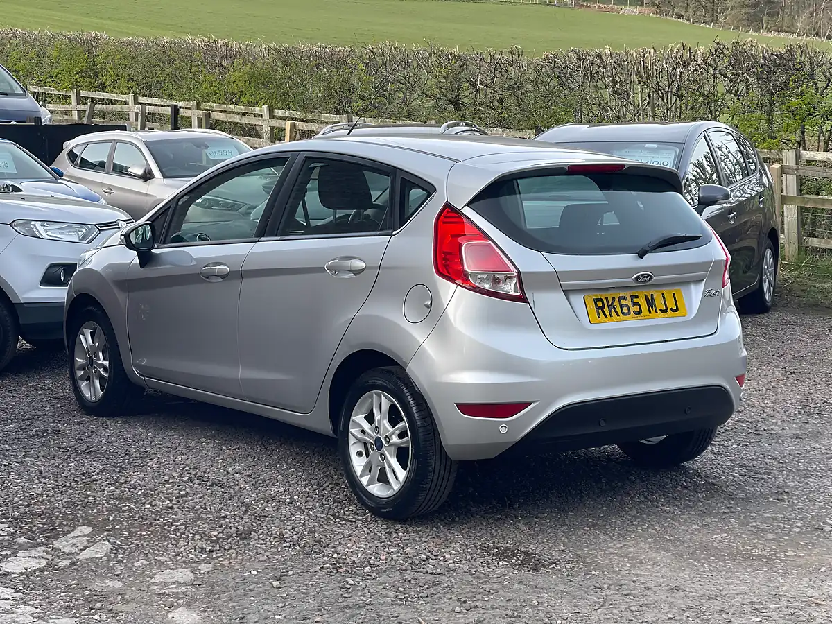 Used 2015 Ford Fiesta Zetec Silver - Interior and Exterior details 6