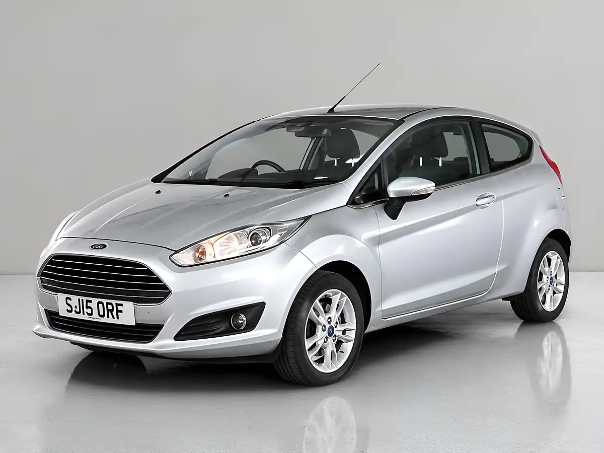 Used 2015 Ford Fiesta Zetec Silver - Interior and Exterior details 5