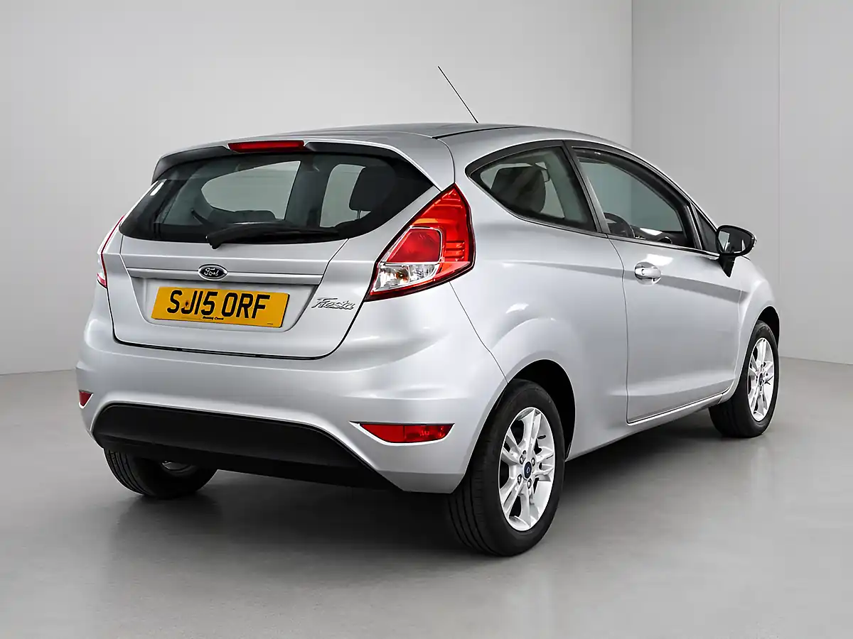 Used 2015 Ford Fiesta Zetec Silver - Interior and Exterior details 9