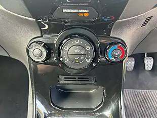 Used 2015 Ford Fiesta Zetec Silver - Interior and Exterior details 16