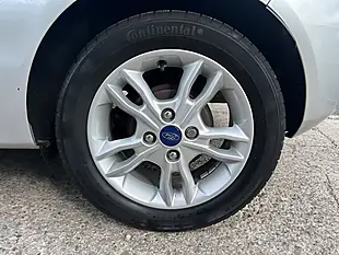 Used 2015 Ford Fiesta Zetec Silver - Interior and Exterior details 19