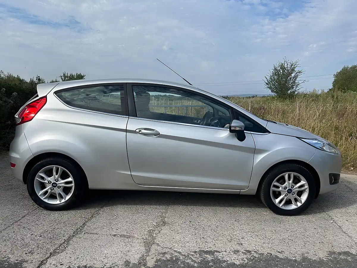 Used 2015 Ford Fiesta Zetec Silver - Interior and Exterior details 2