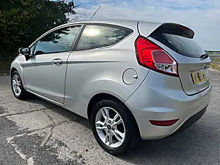 Used 2015 Ford Fiesta Zetec Silver - Interior and Exterior details 6