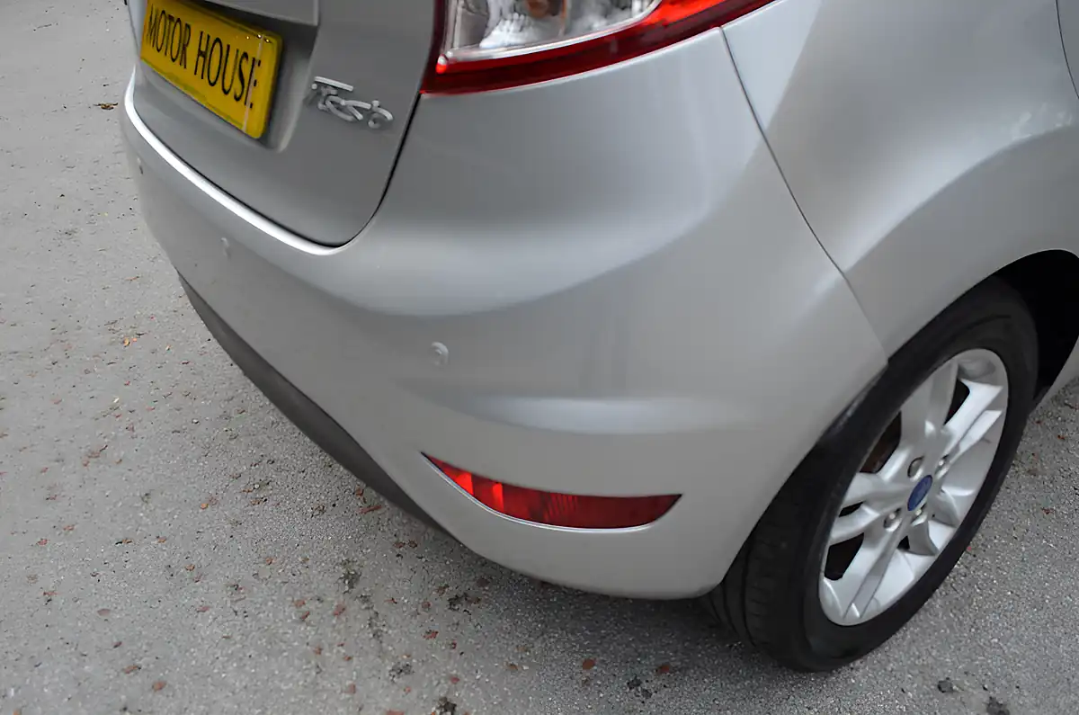 Used 2015 Ford Fiesta Zetec Silver - Interior and Exterior details 13