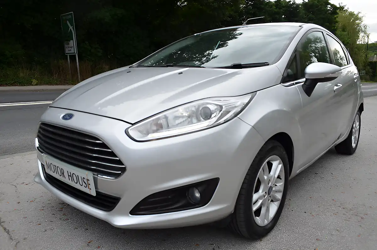 Used 2015 Ford Fiesta Zetec Silver - Interior and Exterior details 2