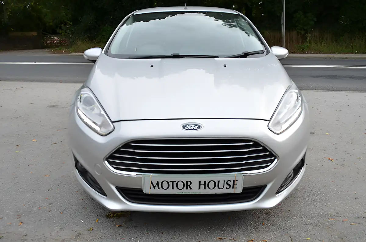 Used 2015 Ford Fiesta Zetec Silver - Interior and Exterior details 3