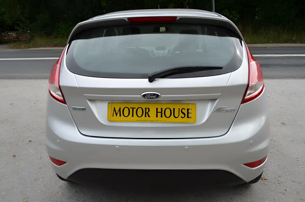 Used 2015 Ford Fiesta Zetec Silver - Interior and Exterior details 4