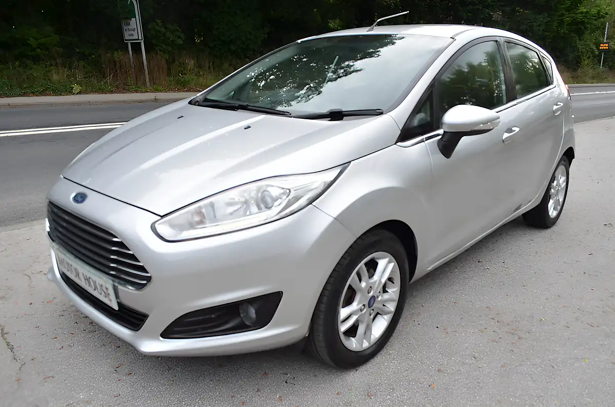 Used 2015 Ford Fiesta Zetec Silver - Interior and Exterior details 9