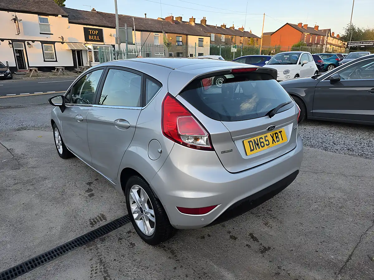 Used 2015 Ford Fiesta Zetec Silver - Interior and Exterior details 6