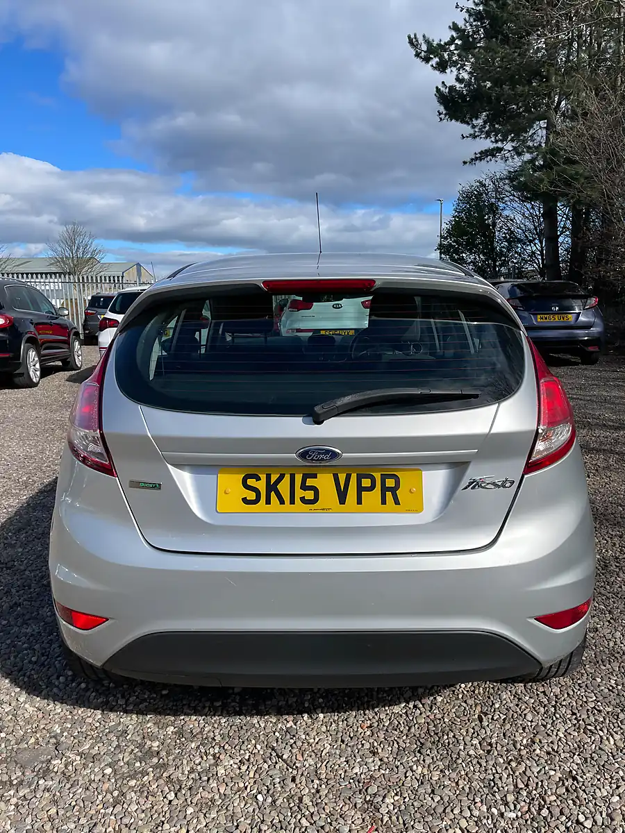 Used 2015 Ford Fiesta Zetec Silver - Interior and Exterior details 10
