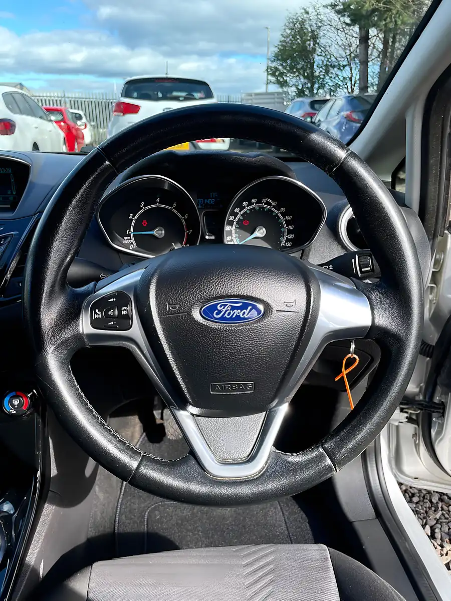 Used 2015 Ford Fiesta Zetec Silver - Interior and Exterior details 15