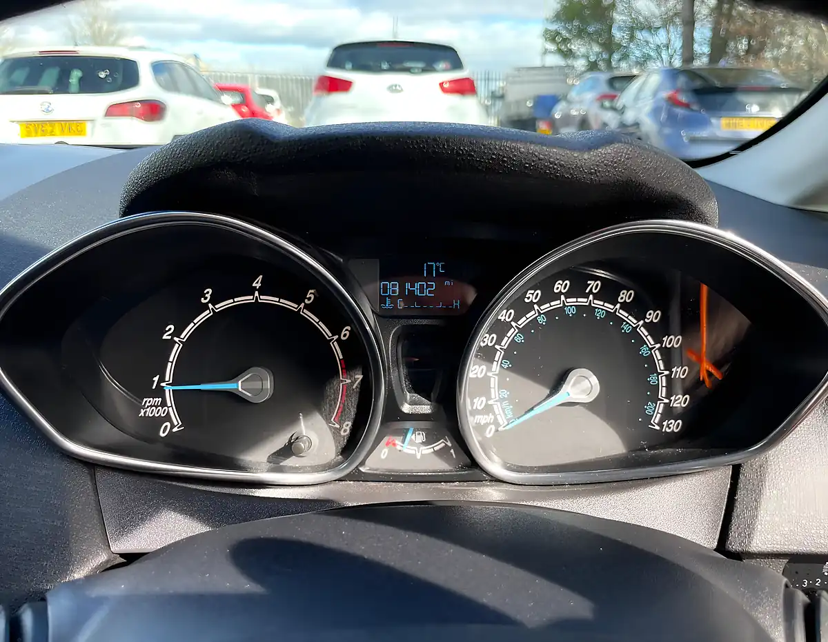 Used 2015 Ford Fiesta Zetec Silver - Interior and Exterior details 16