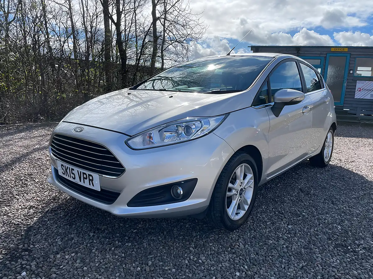 Used 2015 Ford Fiesta Zetec Silver - Interior and Exterior details 2