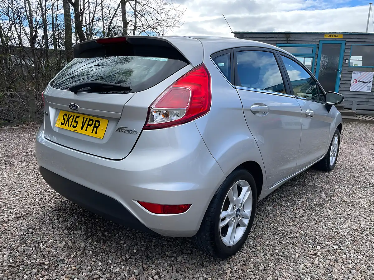 Used 2015 Ford Fiesta Zetec Silver - Interior and Exterior details 3