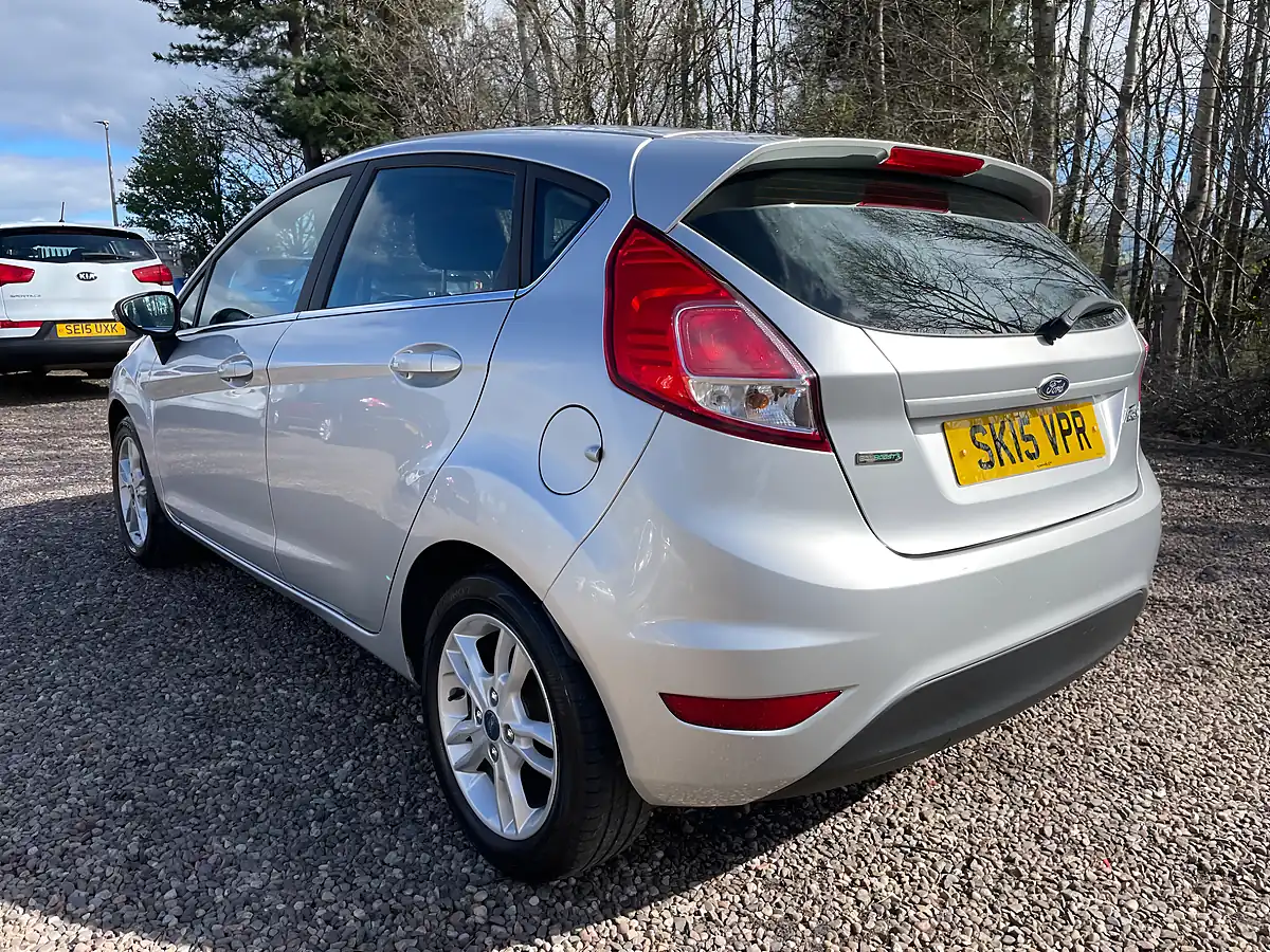 Used 2015 Ford Fiesta Zetec Silver - Interior and Exterior details 4