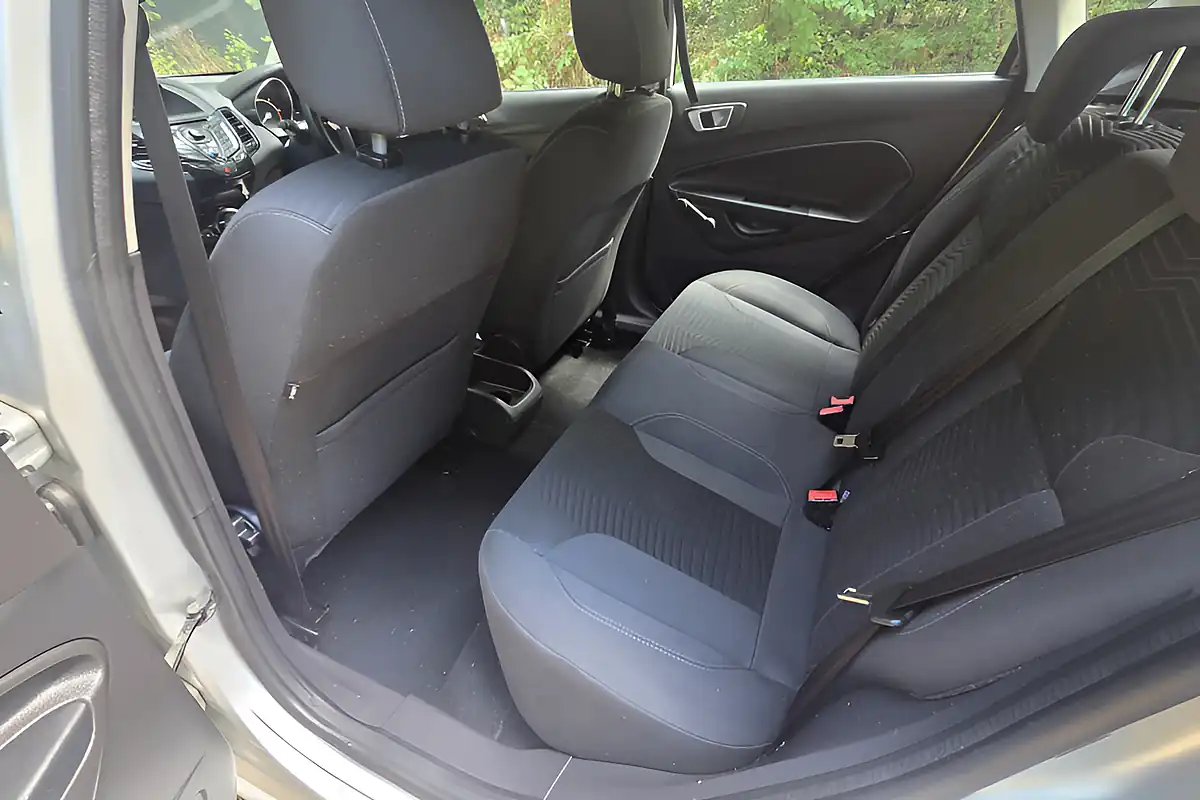 Used 2015 Ford Fiesta Zetec Silver - Interior and Exterior details 10
