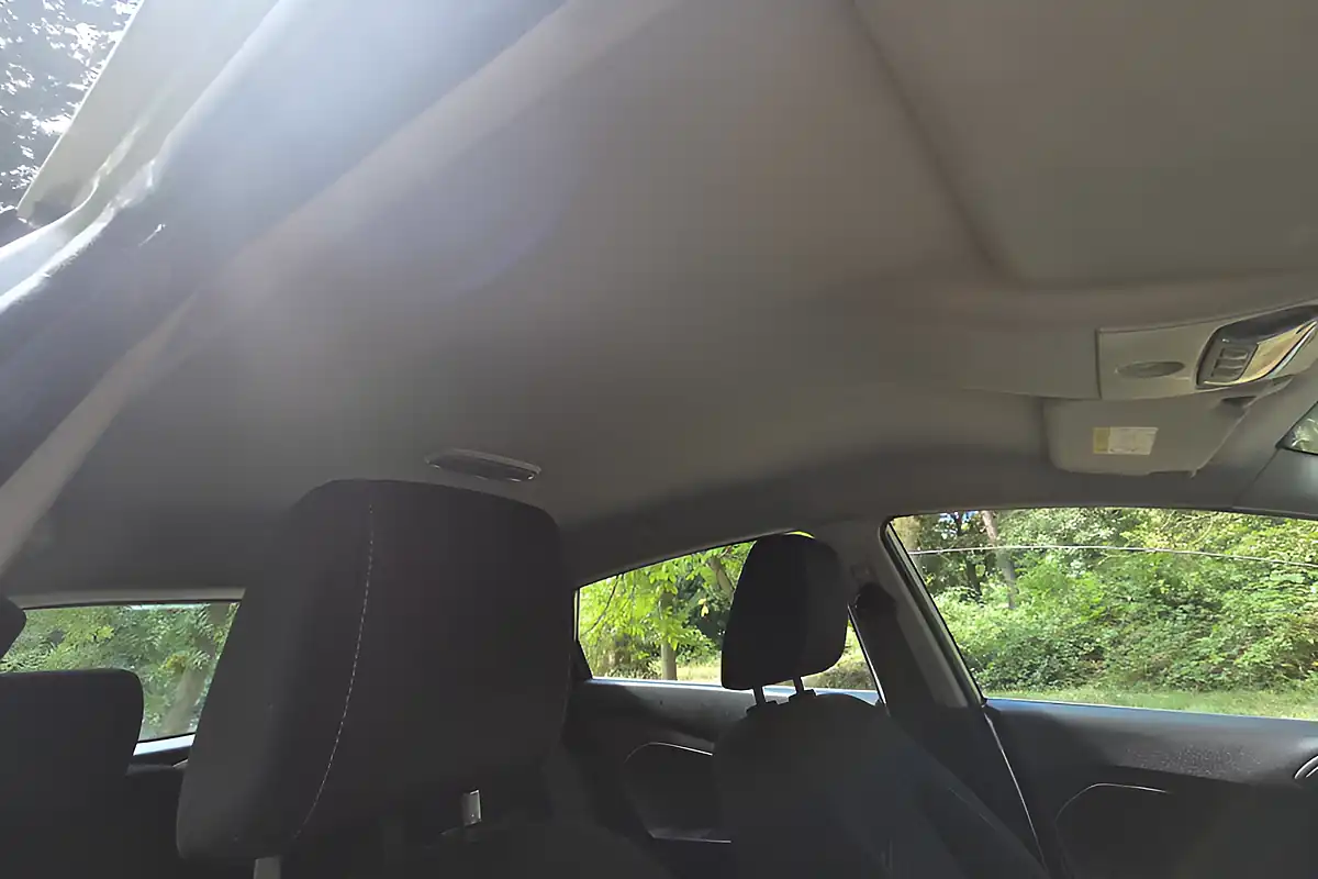 Used 2015 Ford Fiesta Zetec Silver - Interior and Exterior details 13
