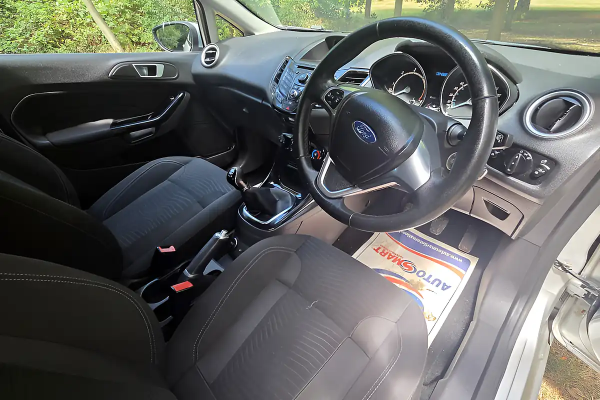 Used 2015 Ford Fiesta Zetec Silver - Interior and Exterior details 14