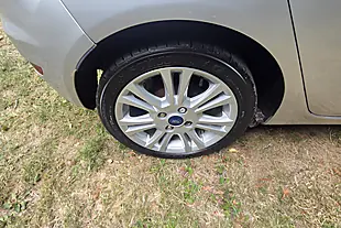 Used 2015 Ford Fiesta Zetec Silver - Interior and Exterior details 8