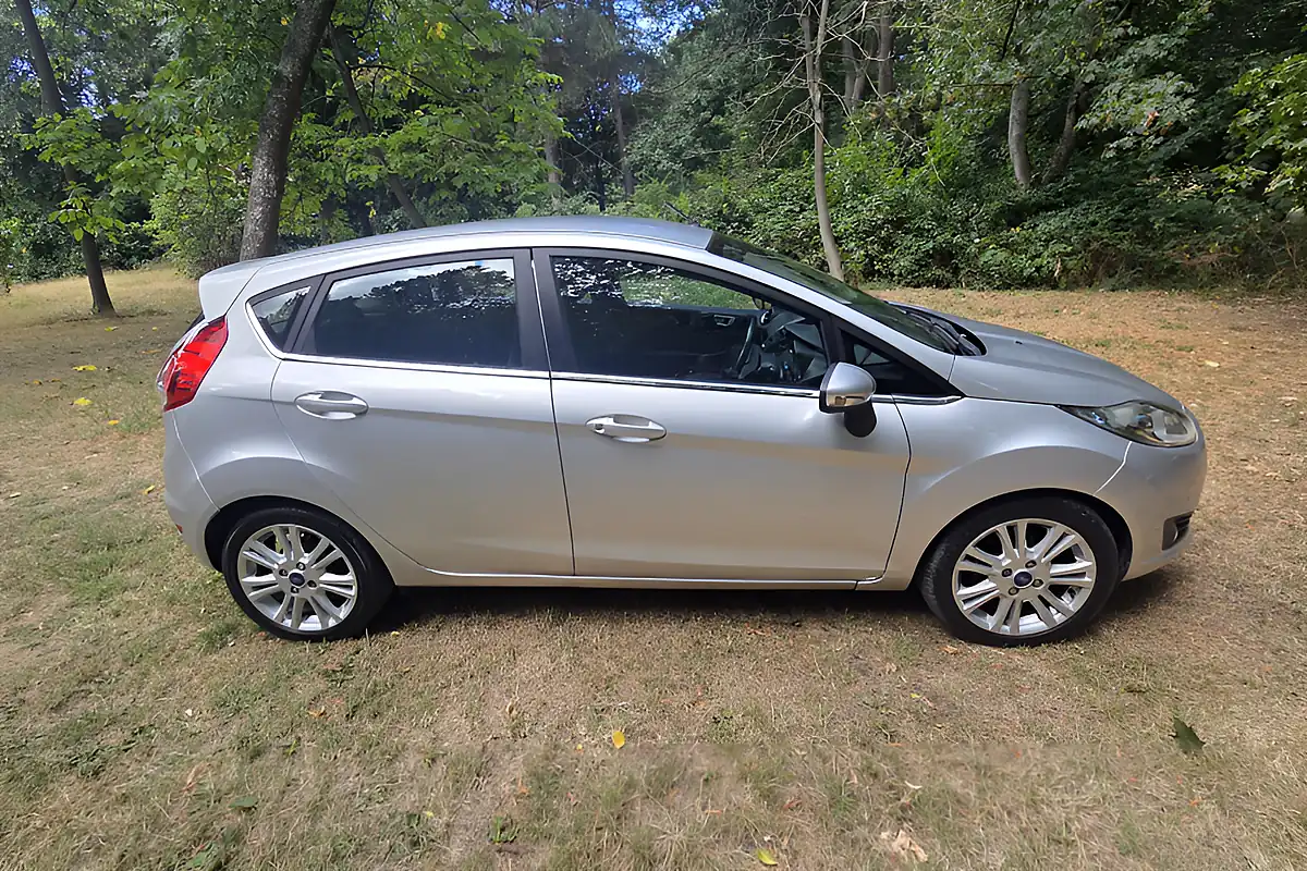 Used 2015 Ford Fiesta Zetec Silver - Interior and Exterior details 9