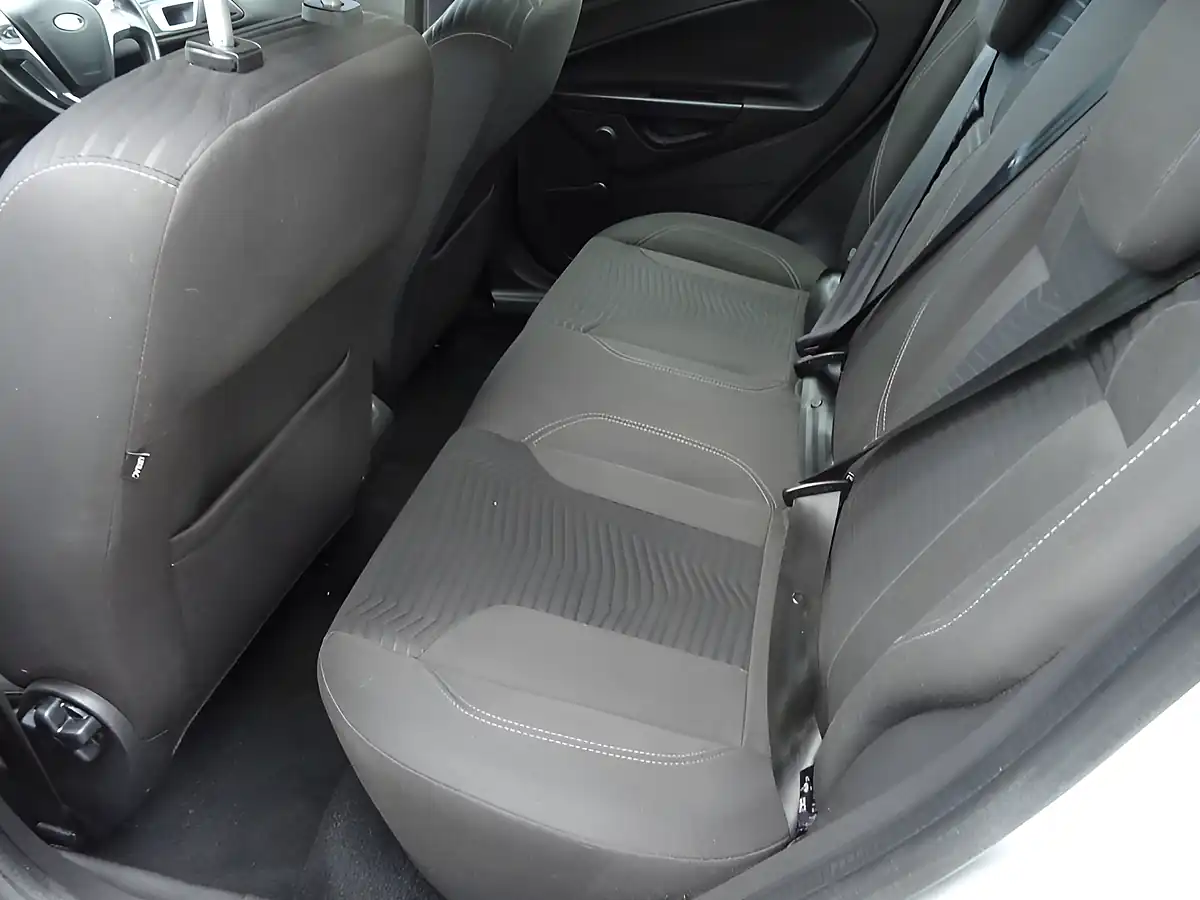 Used 2015 Ford Fiesta Zetec Silver - Interior and Exterior details 10