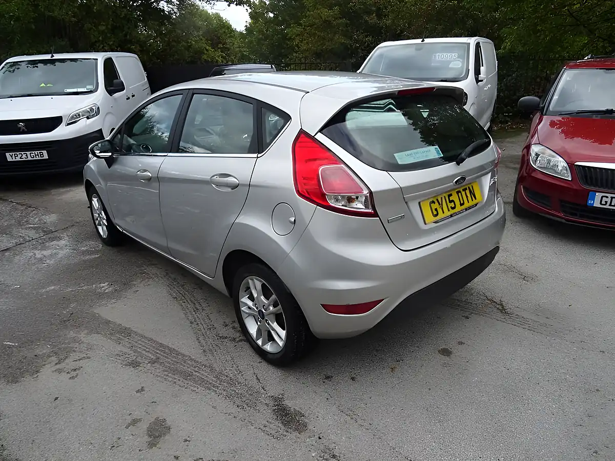 Used 2015 Ford Fiesta Zetec Silver - Interior and Exterior details 11