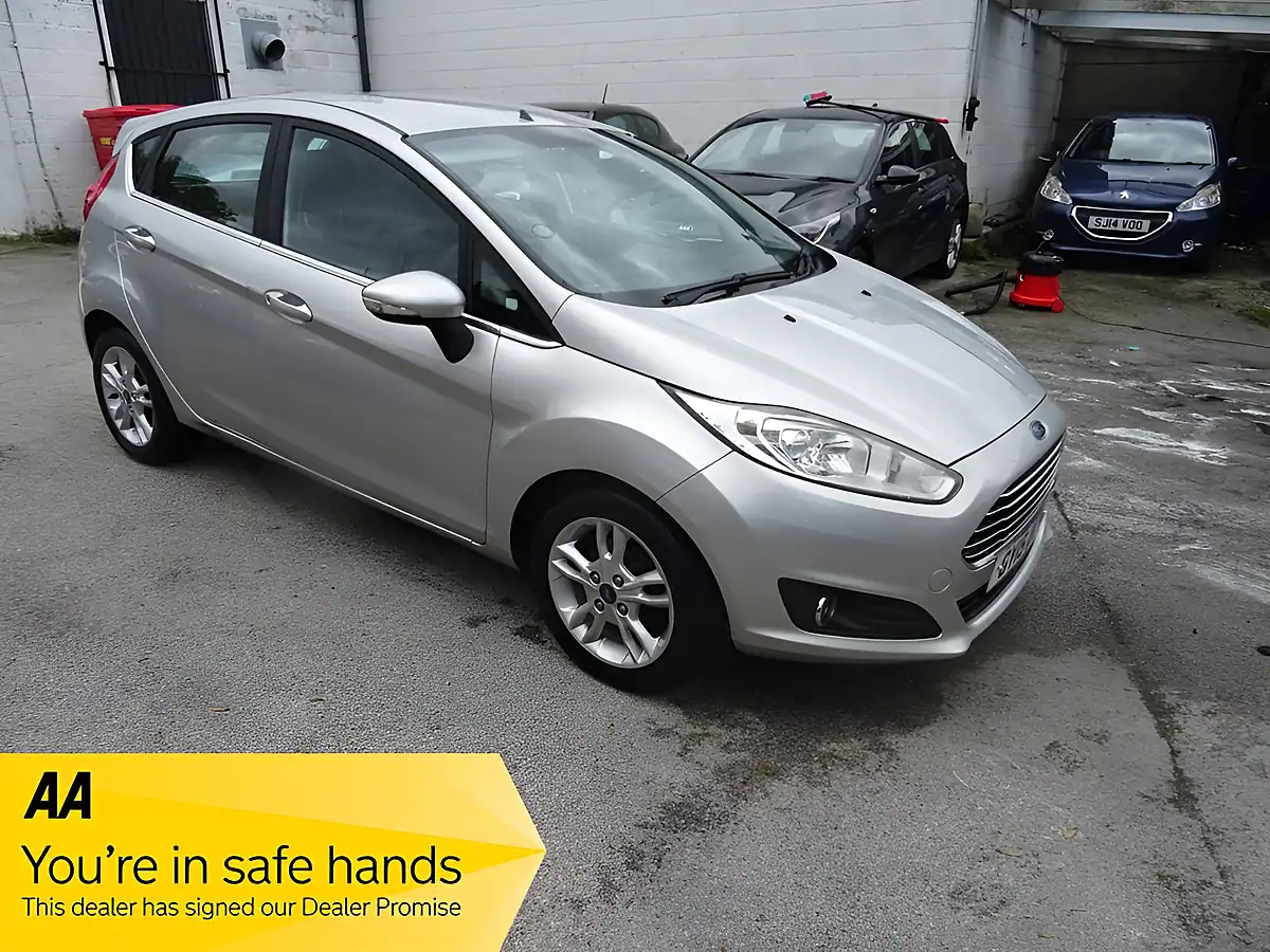 Used 2015 Ford Fiesta Zetec Silver - Interior and Exterior details 3