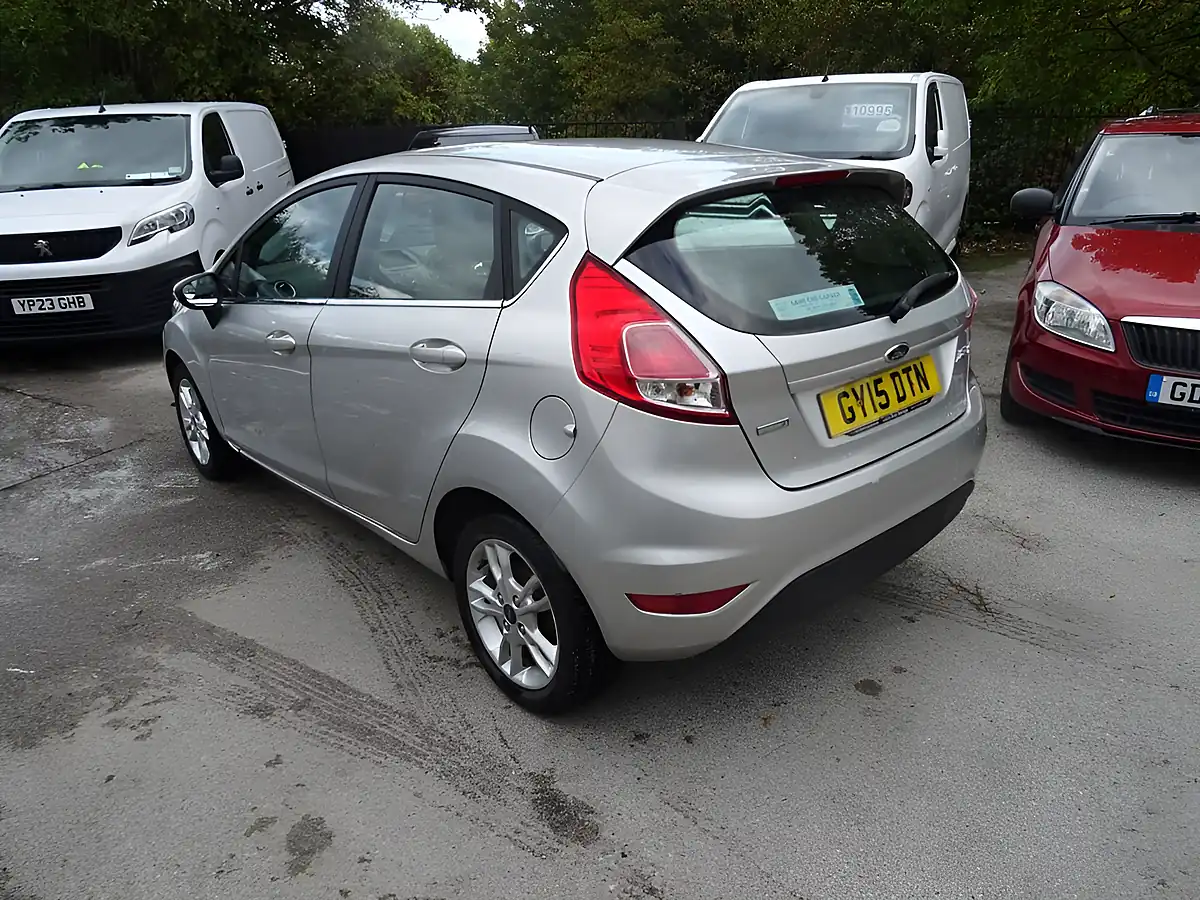 Used 2015 Ford Fiesta Zetec Silver - Interior and Exterior details 6