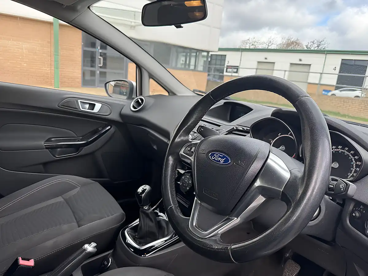 Used 2015 Ford Fiesta Zetec Silver - Interior and Exterior details 13