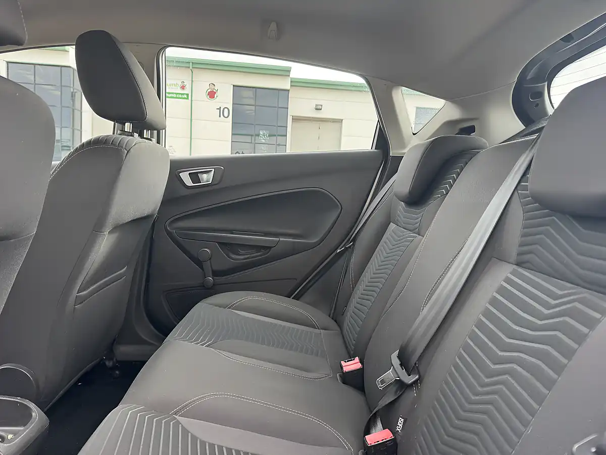 Used 2015 Ford Fiesta Zetec Silver - Interior and Exterior details 19