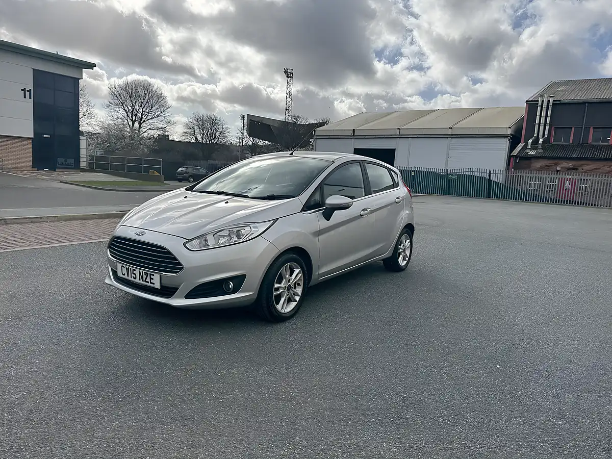 Used 2015 Ford Fiesta Zetec Silver - Interior and Exterior details 3