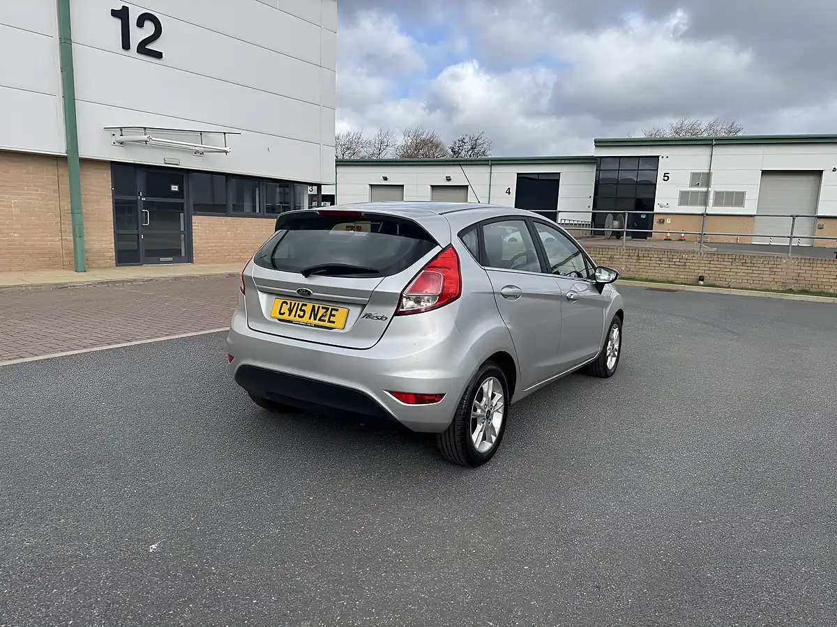 Used 2015 Ford Fiesta Zetec Silver - Interior and Exterior details 5