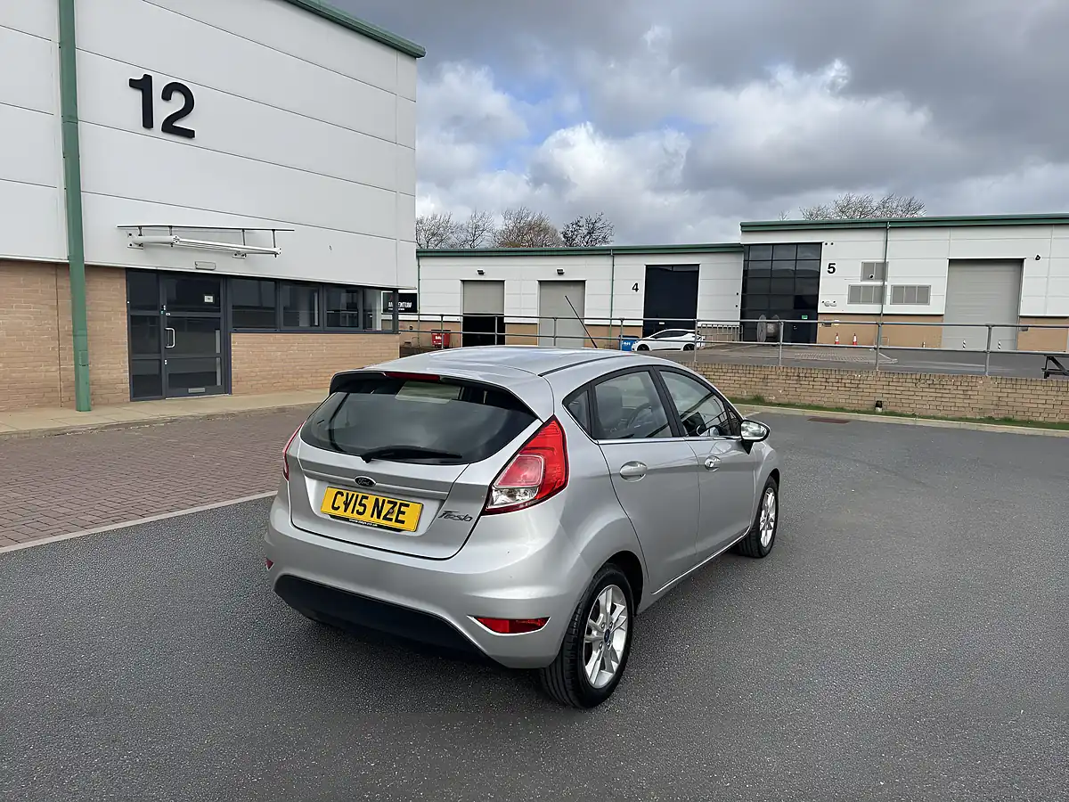Used 2015 Ford Fiesta Zetec Silver - Interior and Exterior details 9