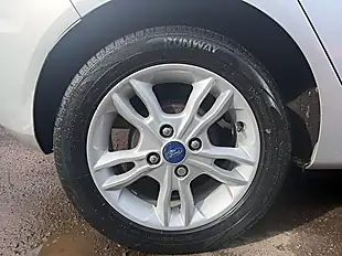 Used 2015 Ford Fiesta Zetec Silver - Interior and Exterior details 11