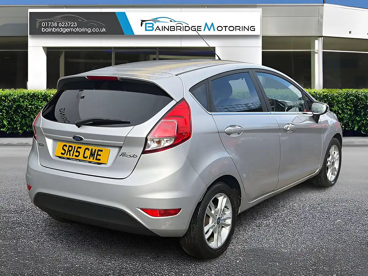 Used 2015 Ford Fiesta Zetec Silver - Interior and Exterior details 3