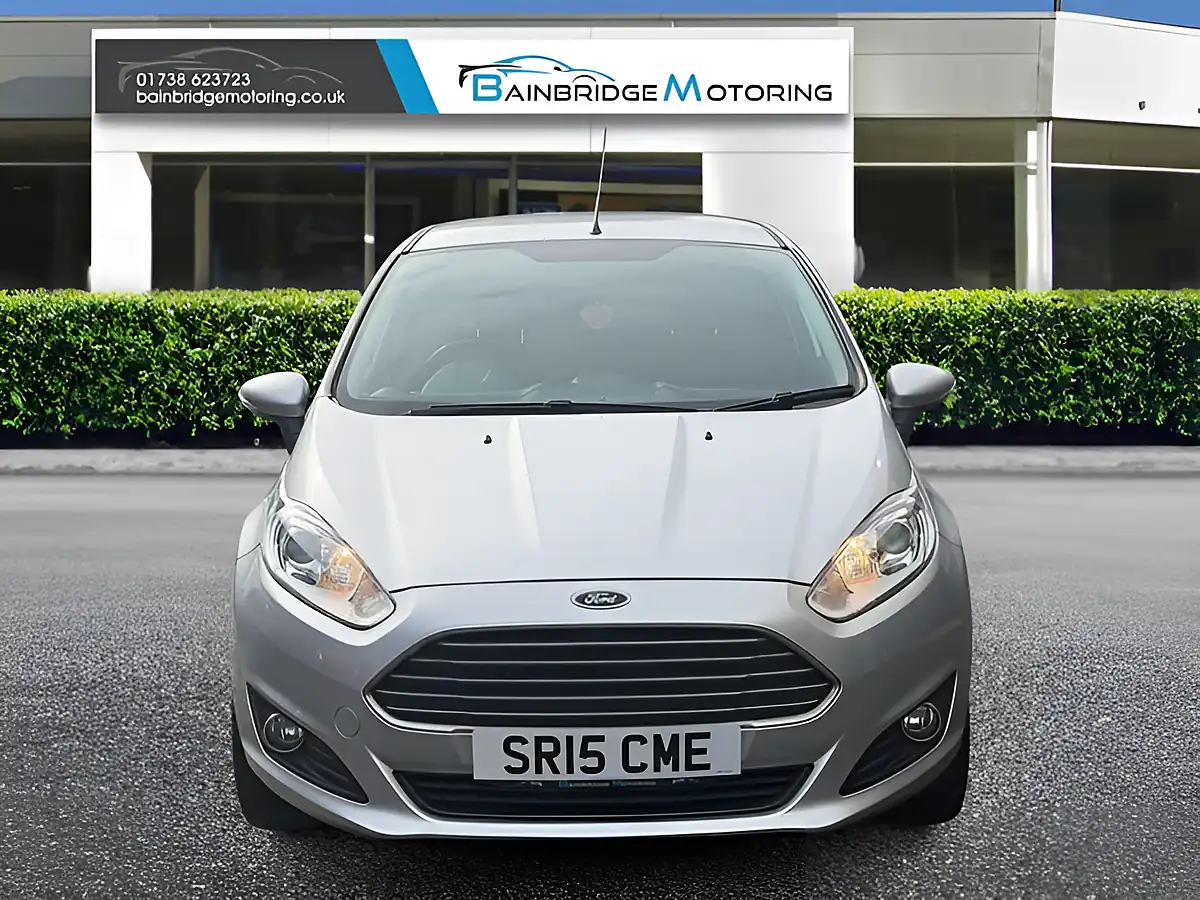 Used 2015 Ford Fiesta Zetec Silver - Interior and Exterior details 8