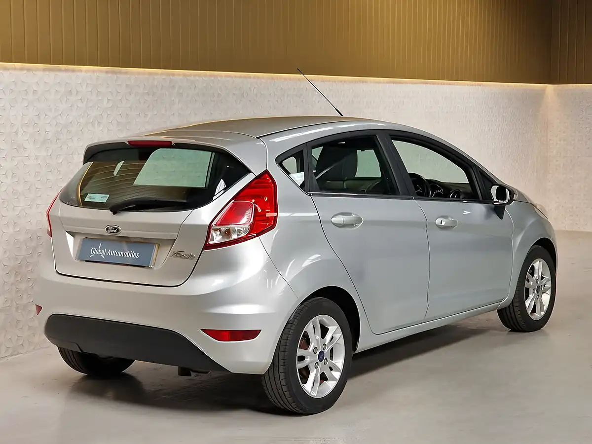 Used 2015 Ford Fiesta Zetec Silver Metallic - Interior and Exterior details 12