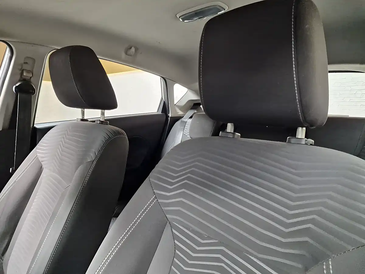 Used 2015 Ford Fiesta Zetec Silver Metallic - Interior and Exterior details 17