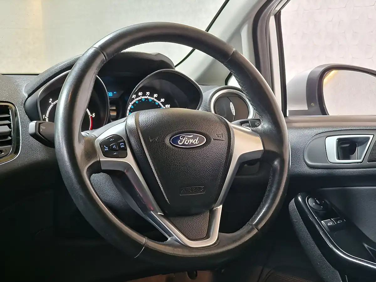 Used 2015 Ford Fiesta Zetec Silver Metallic - Interior and Exterior details 9