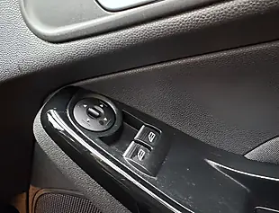 Used 2015 Ford Fiesta Zetec T Blue - Interior and Exterior details 17